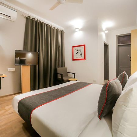 King Delhi Airport Hotel New Delhi Bagian luar foto