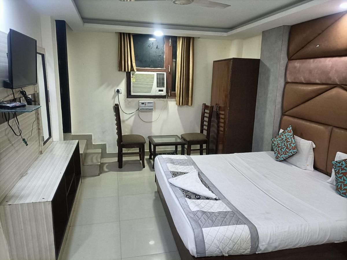 King Delhi Airport Hotel New Delhi Bagian luar foto