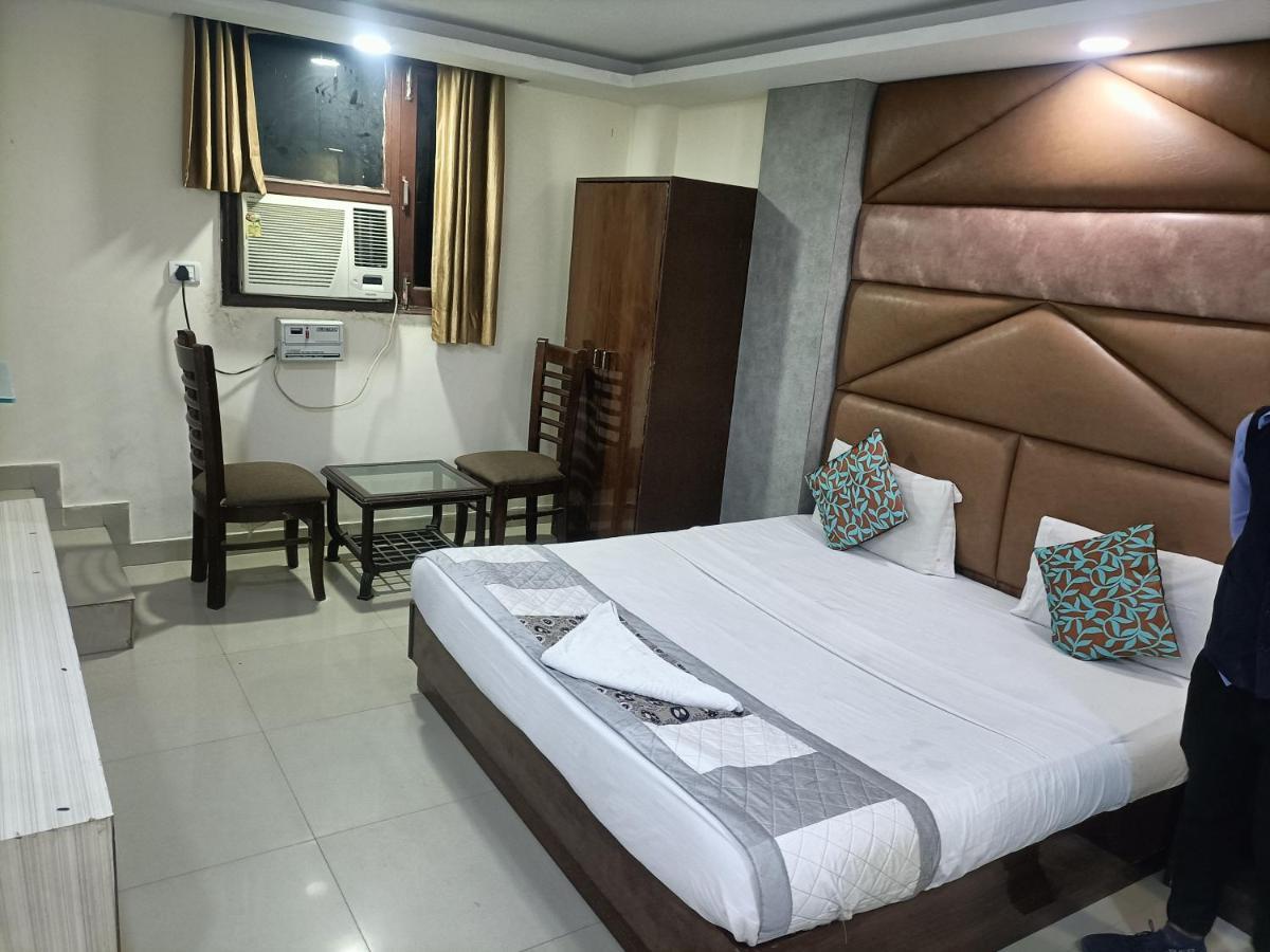 King Delhi Airport Hotel New Delhi Bagian luar foto