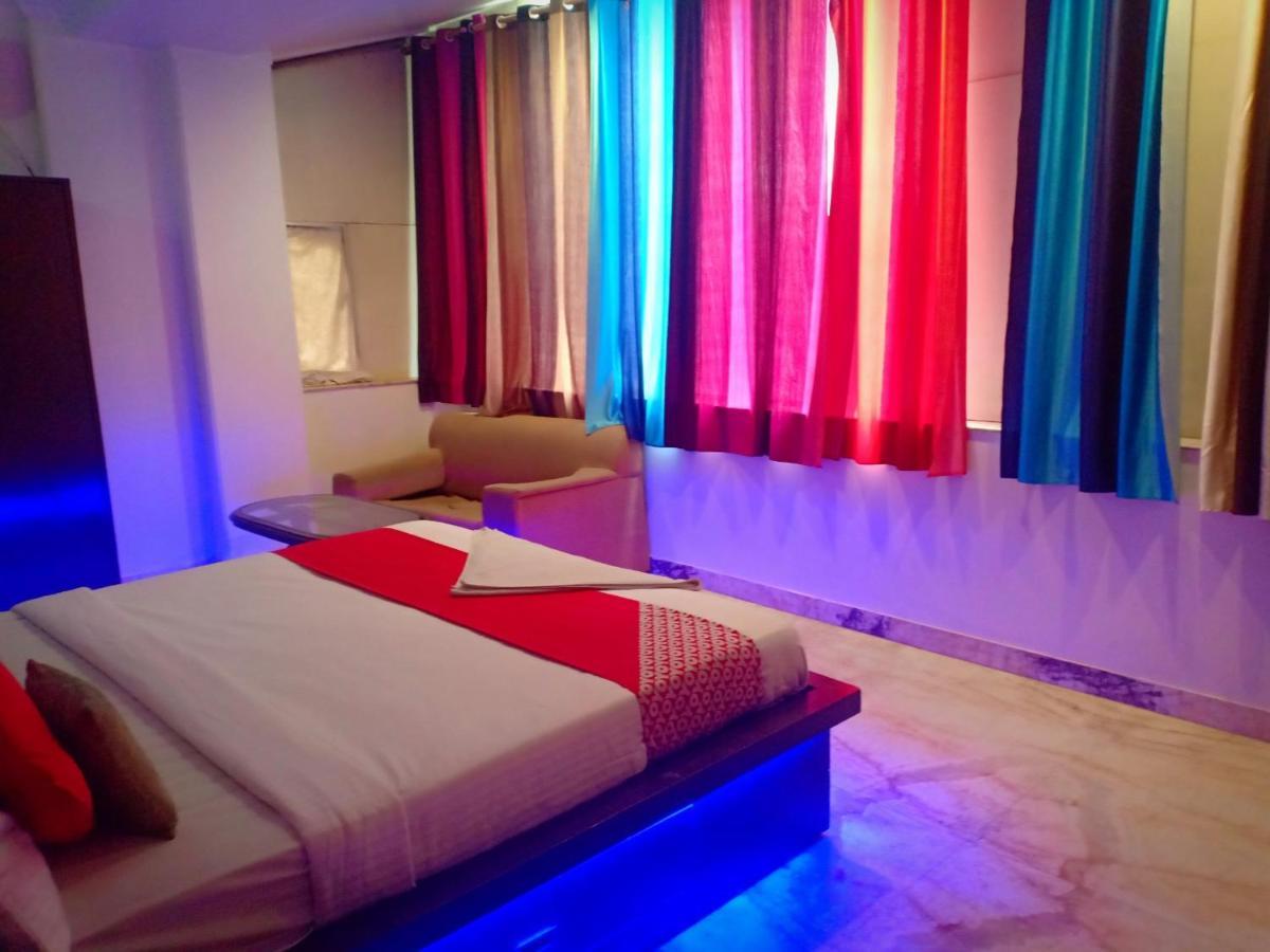 King Delhi Airport Hotel New Delhi Bagian luar foto