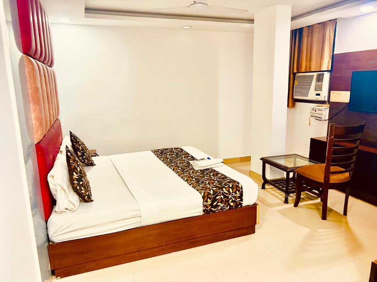 King Delhi Airport Hotel New Delhi Bagian luar foto