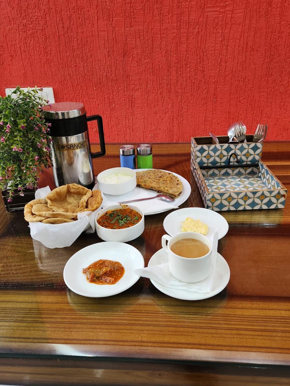 King Delhi Airport Hotel New Delhi Bagian luar foto