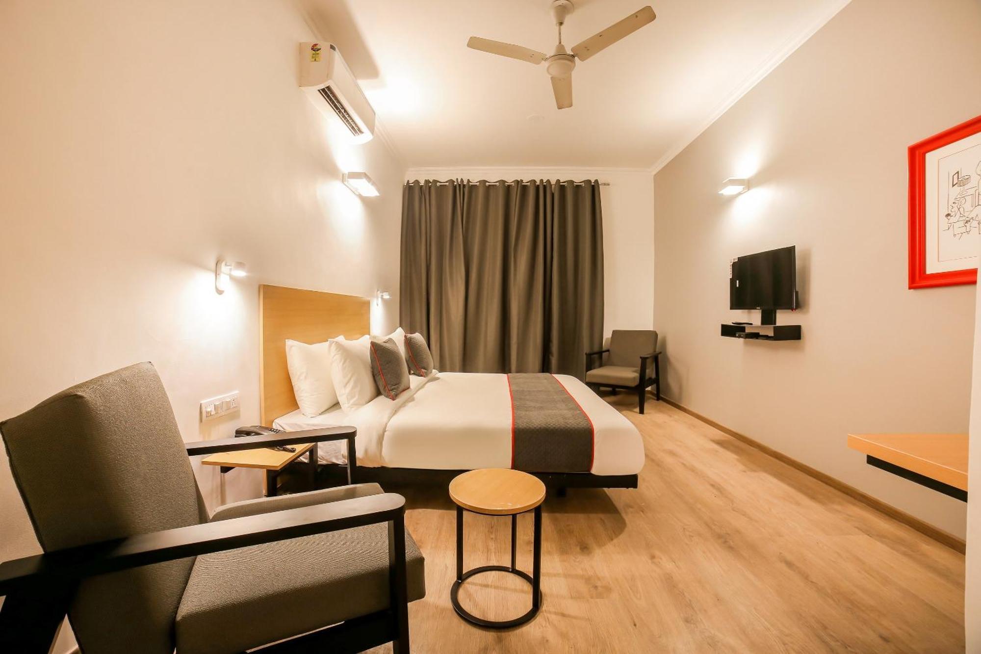 King Delhi Airport Hotel New Delhi Bagian luar foto