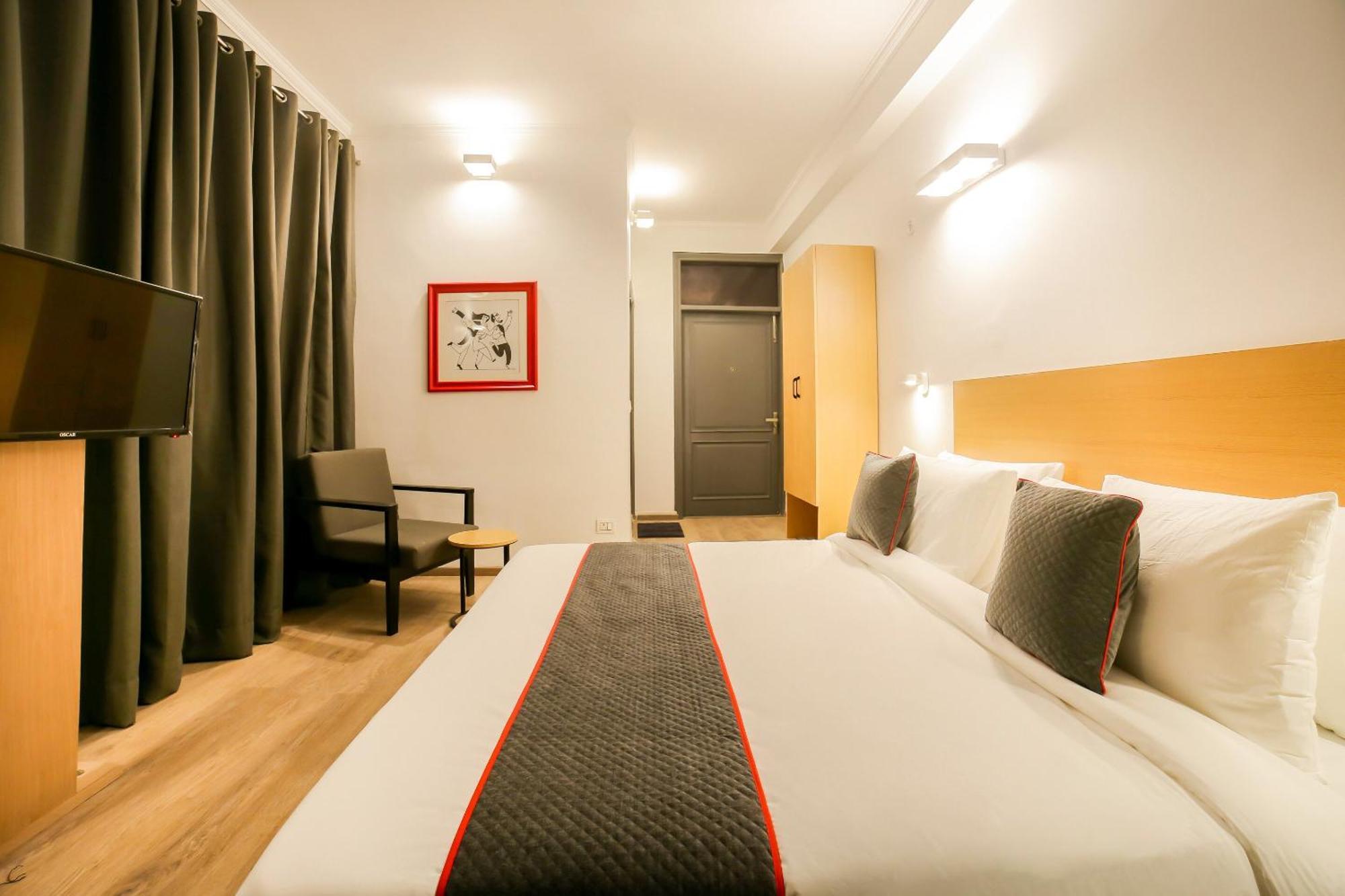 King Delhi Airport Hotel New Delhi Bagian luar foto