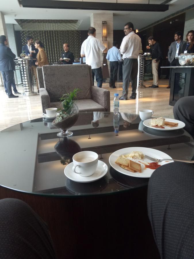 King Delhi Airport Hotel New Delhi Bagian luar foto